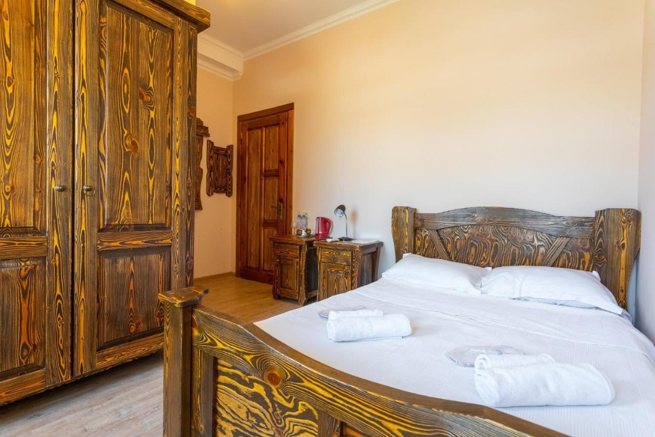 Hotel Phasis Kutaisi Eksteriør billede