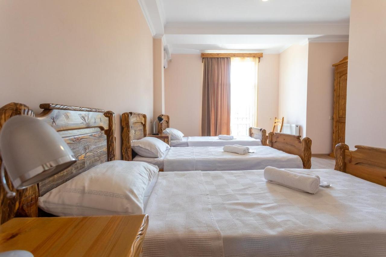 Hotel Phasis Kutaisi Eksteriør billede