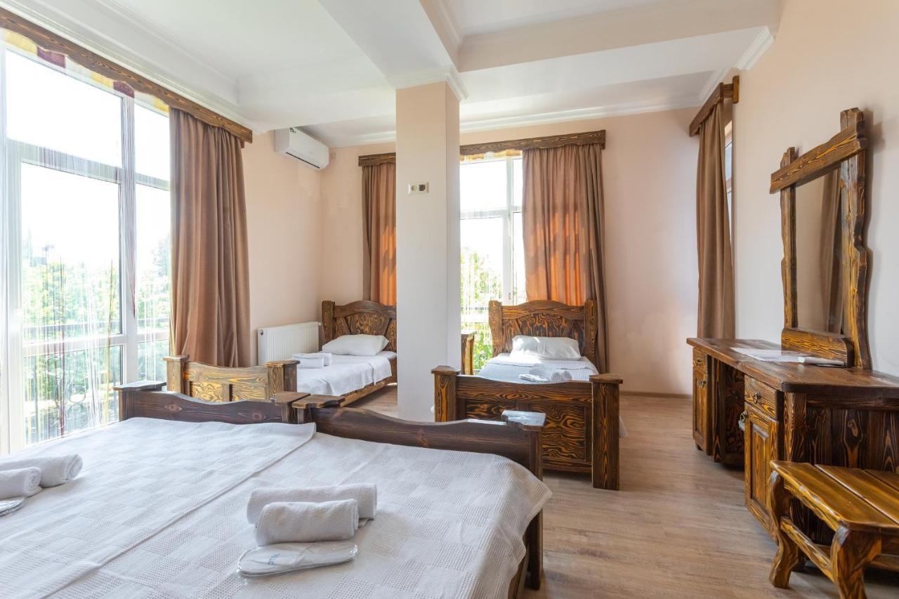 Hotel Phasis Kutaisi Eksteriør billede
