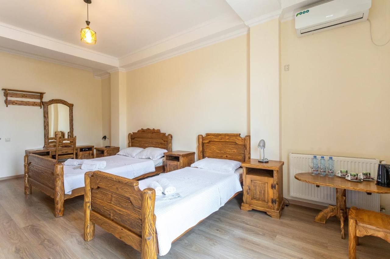 Hotel Phasis Kutaisi Eksteriør billede