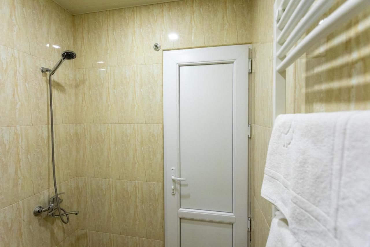 Hotel Phasis Kutaisi Eksteriør billede