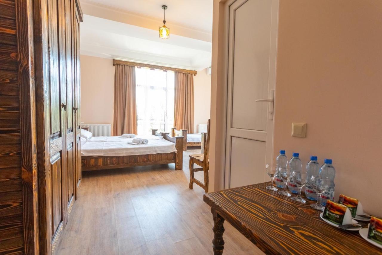 Hotel Phasis Kutaisi Eksteriør billede