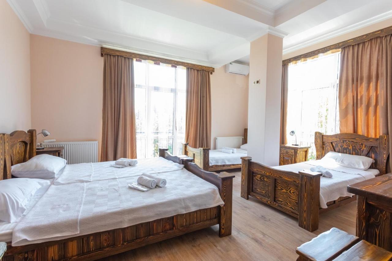 Hotel Phasis Kutaisi Eksteriør billede