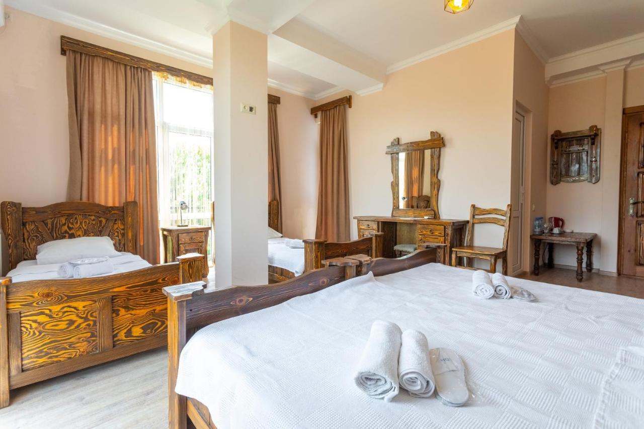 Hotel Phasis Kutaisi Eksteriør billede
