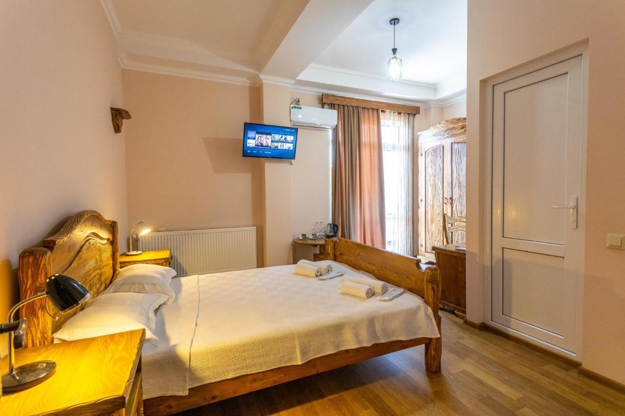 Hotel Phasis Kutaisi Eksteriør billede