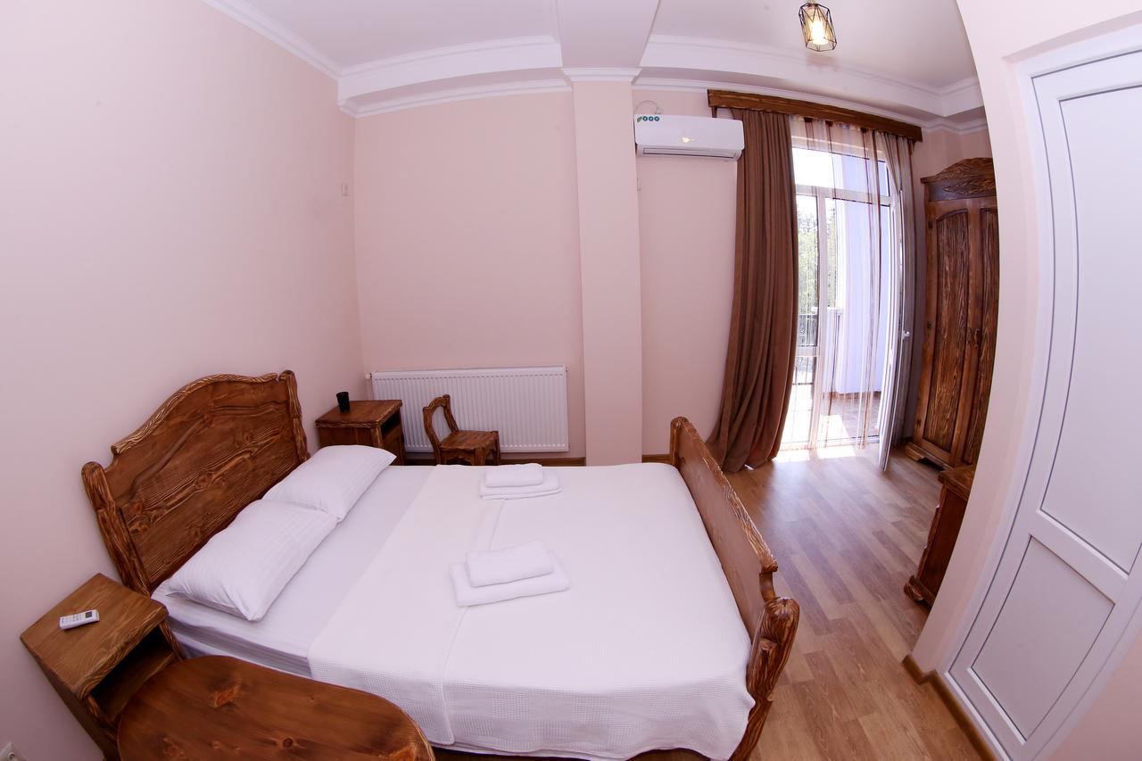 Hotel Phasis Kutaisi Eksteriør billede