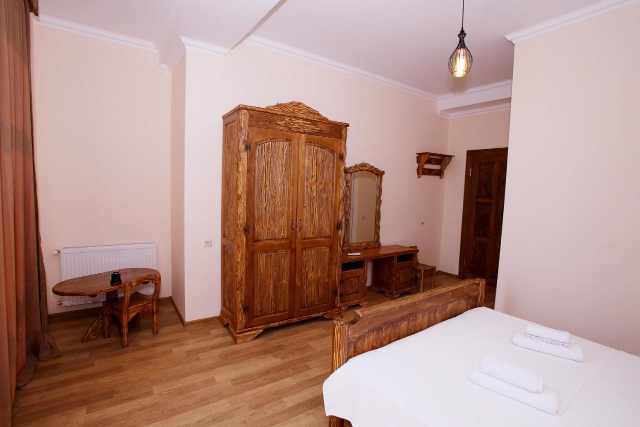Hotel Phasis Kutaisi Eksteriør billede